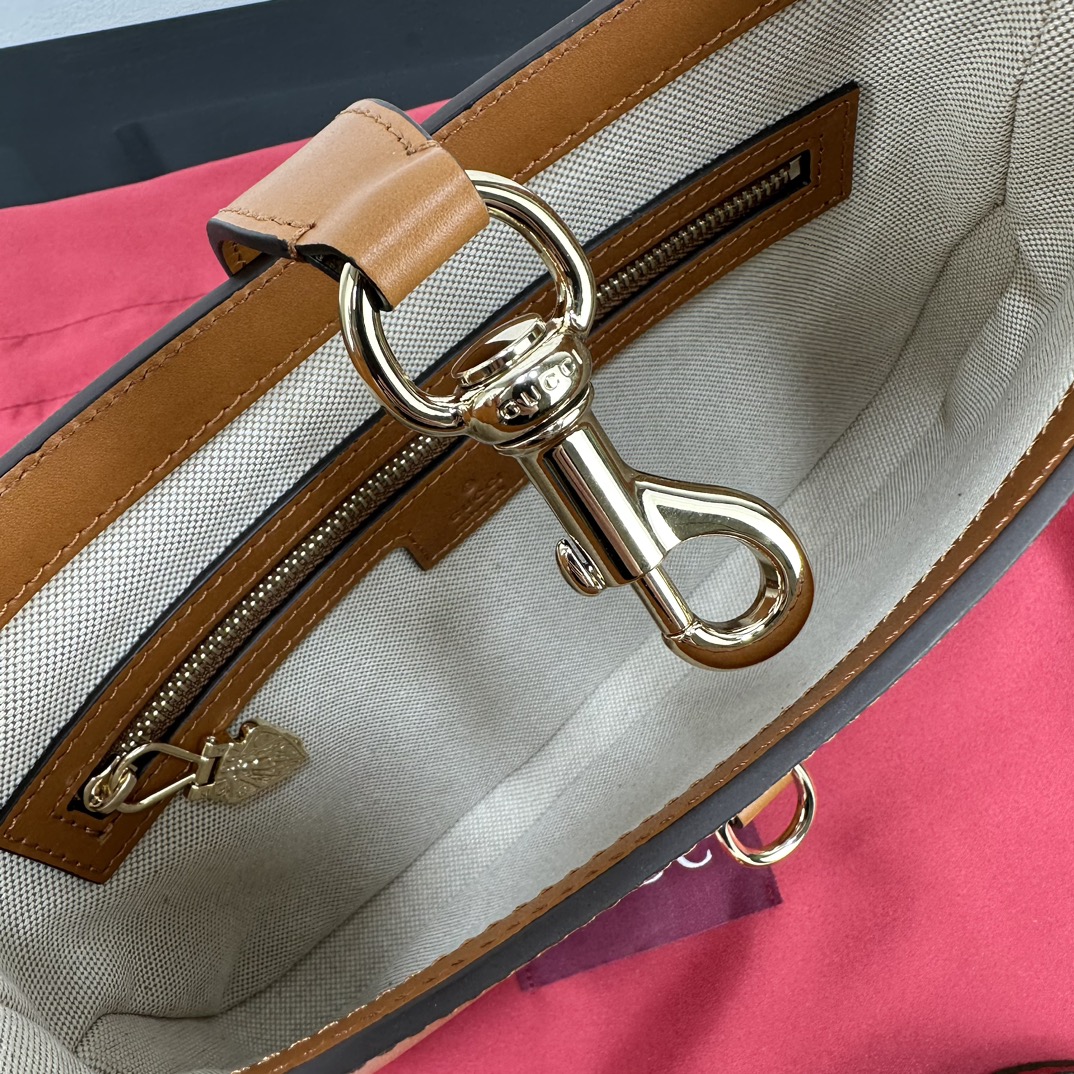 Gucci Hobo Bags